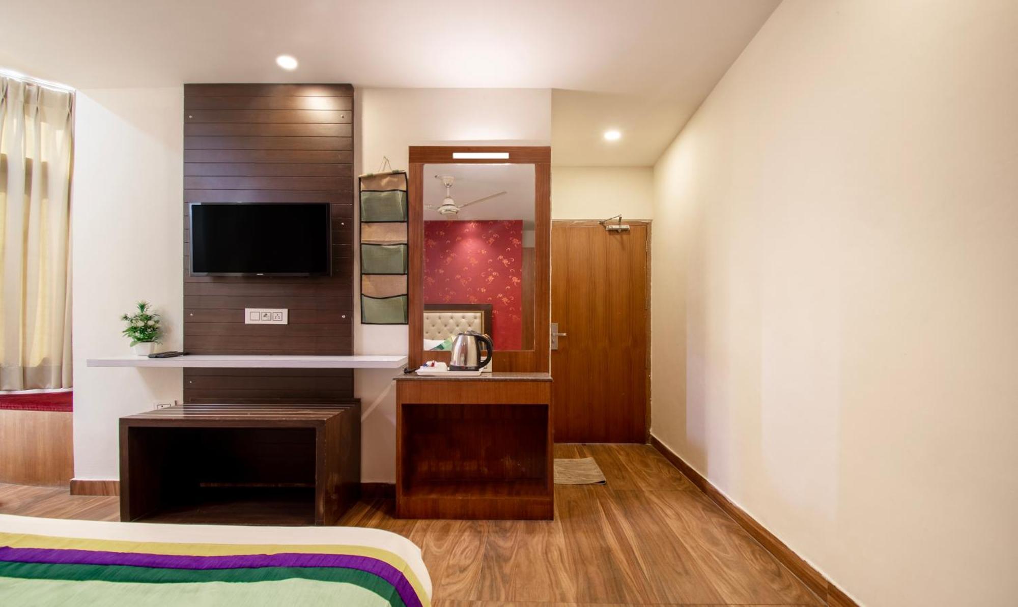 Ambika Residency, Near Hidimba Devi Temple Hotell Manāli Exteriör bild