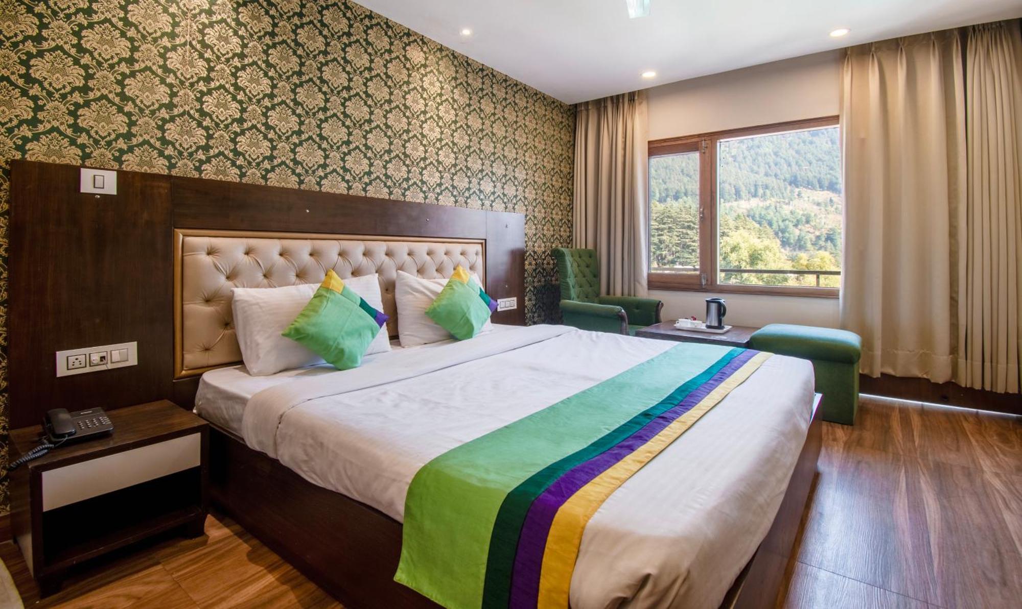 Ambika Residency, Near Hidimba Devi Temple Hotell Manāli Exteriör bild